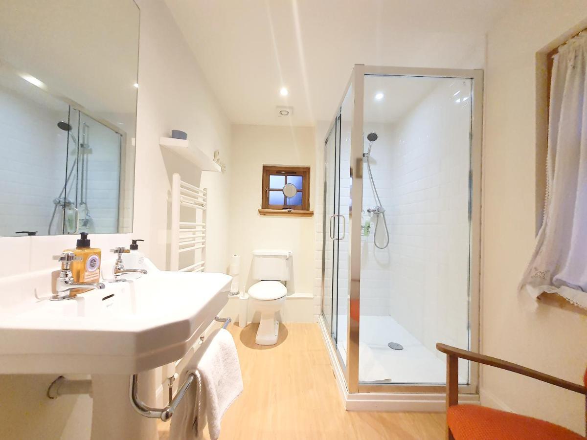 Edinburgh 2-Bedroom Cottage With Parking - Ground Floor 외부 사진